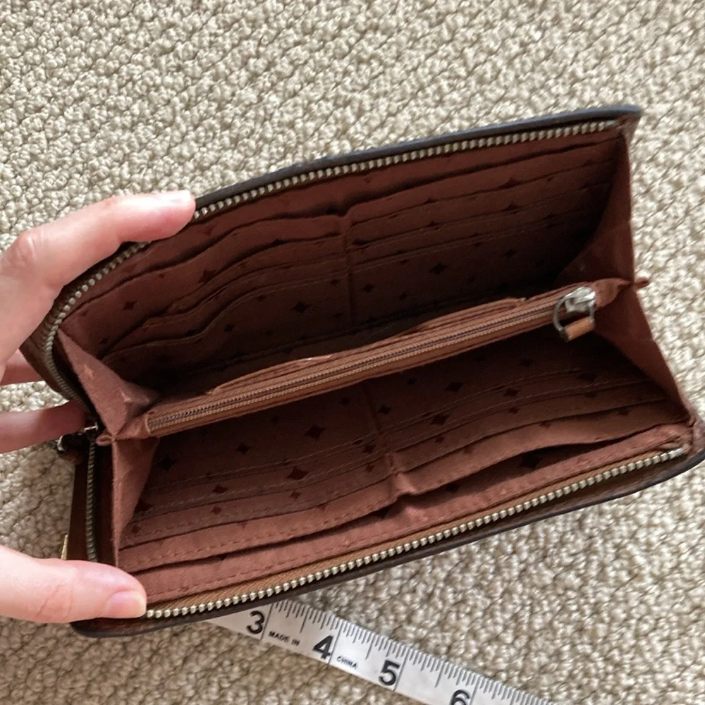Fossil Leather Full Zip Continental Wallet Luxe Brown 8” by 4” EUC